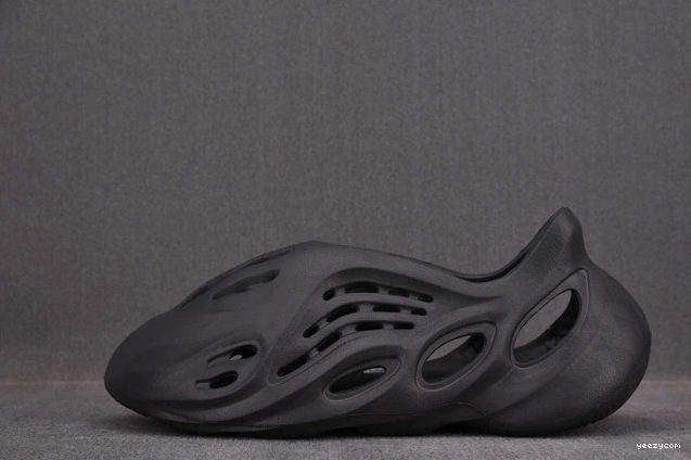 Adidas Yeezy Foam RNNR Onyx HP8739 0806
